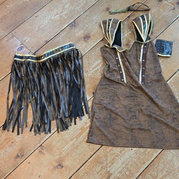 Adult Warrior Queen Costume Size Small - Picture 3 of 10